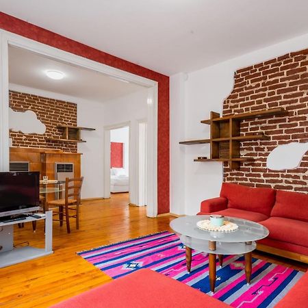 Sofia'S Vintage Gem: Spacious 2Bd Flat On Solunska Appartement Buitenkant foto