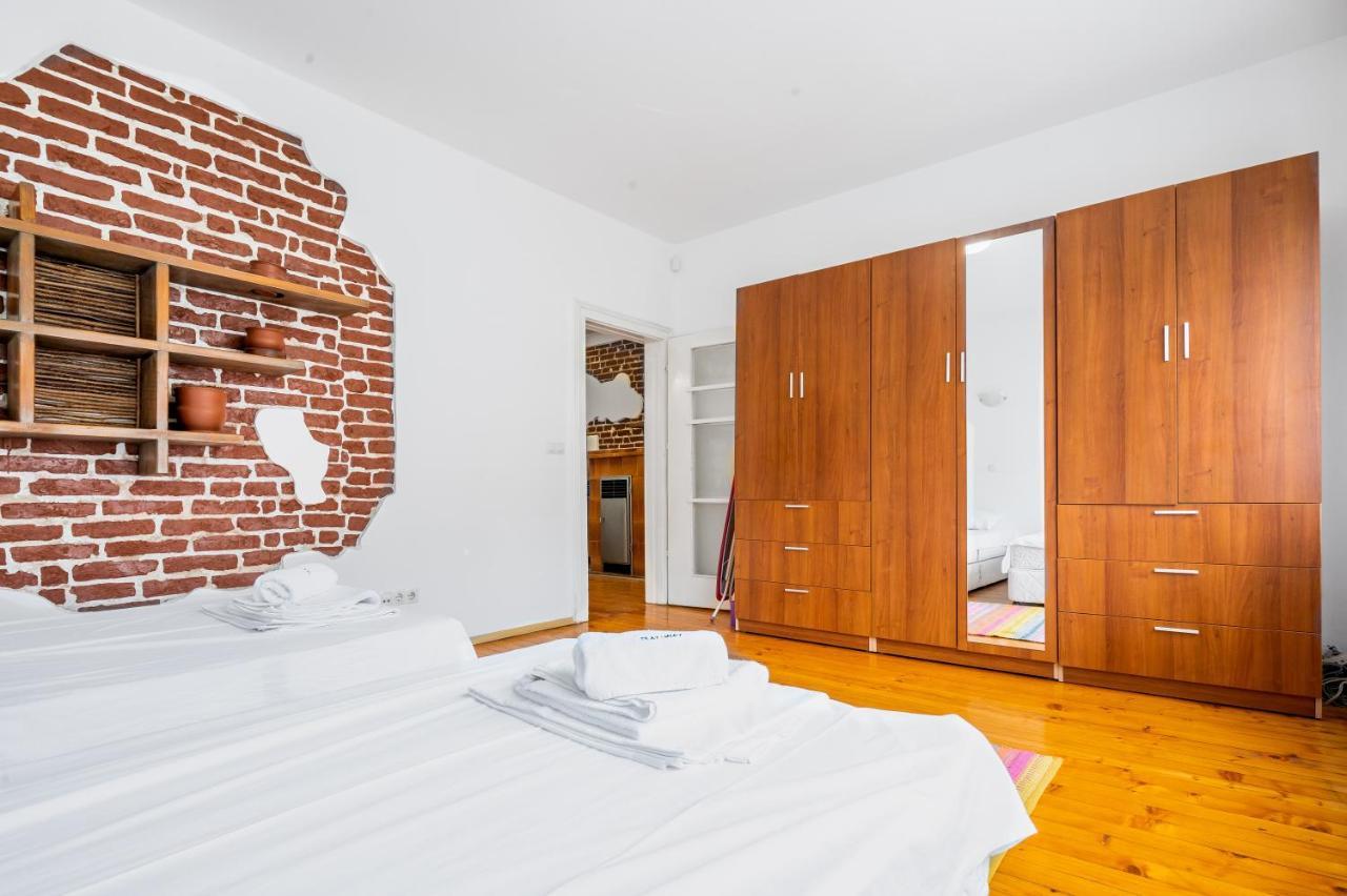 Sofia'S Vintage Gem: Spacious 2Bd Flat On Solunska Appartement Buitenkant foto