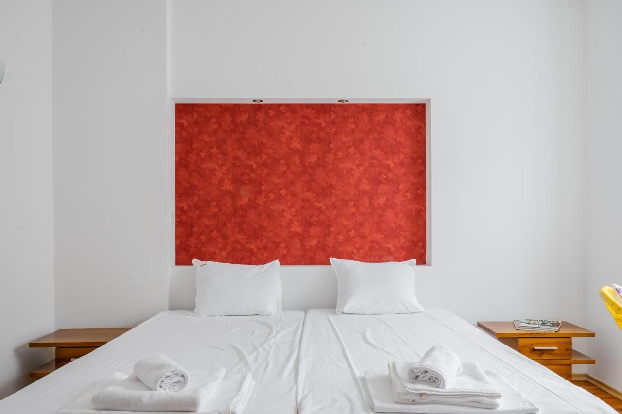 Sofia'S Vintage Gem: Spacious 2Bd Flat On Solunska Appartement Buitenkant foto